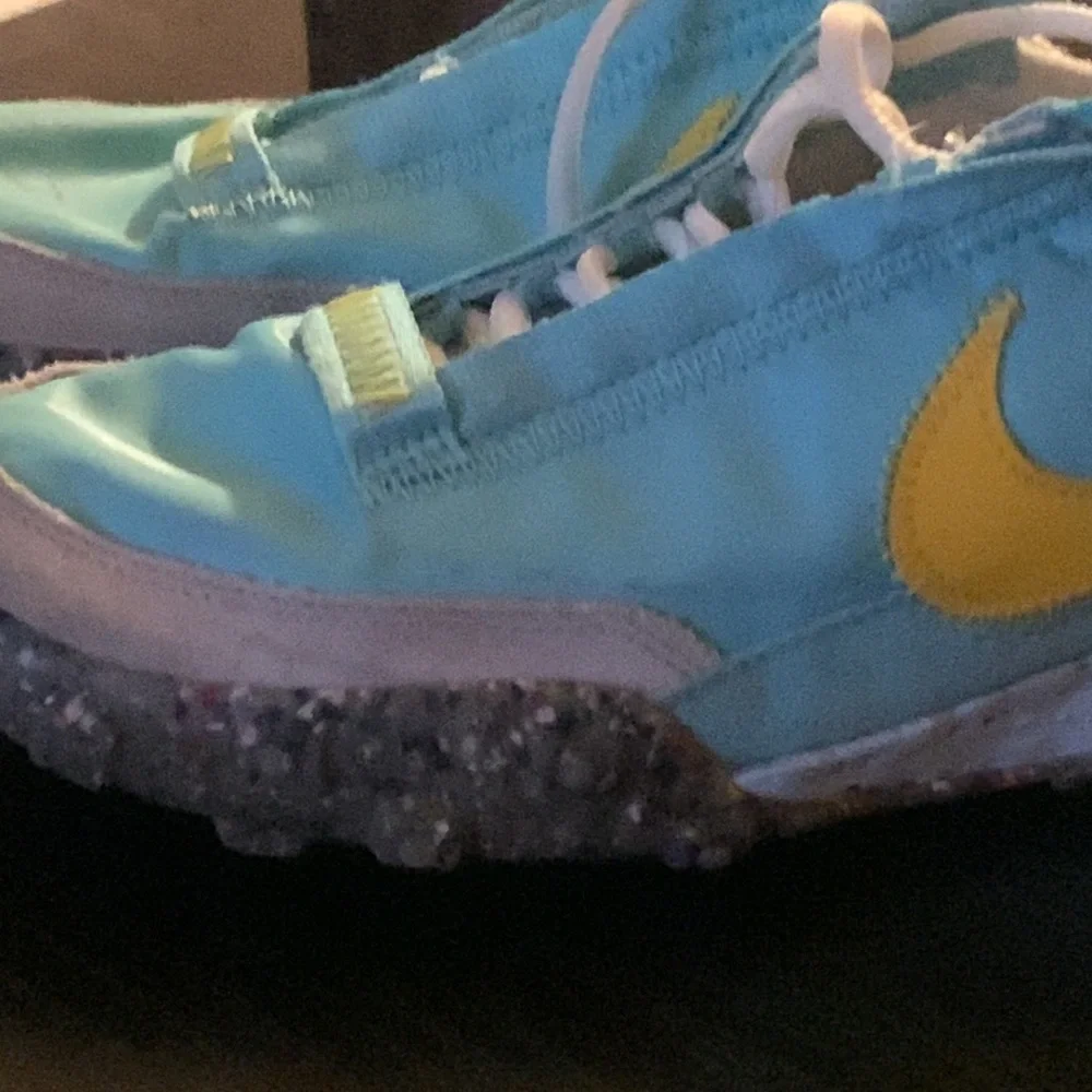 COPY - NIKE Light blue yellow RUNNING SNEAKERS Women size 7 - Picture 6 of 11
